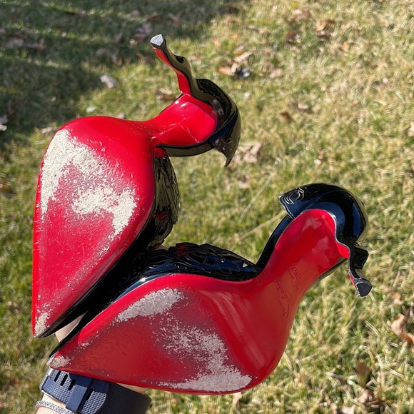 Christian Louboutin black patent pumps - Picture 13 of 16